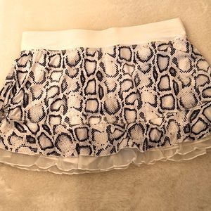 Tennis skirt black and white